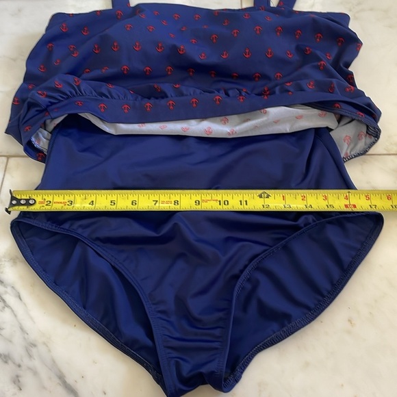 Miraclesuit, size XL (?), navy with red anchors tank over one piece built in bra - Picture 11 of 11